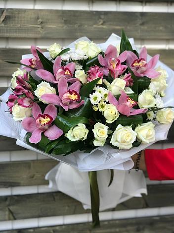 Букет цветов из: Розы и Хризантемы в Уяре