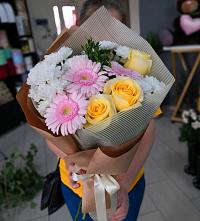 Букет цветов из:  Герберы, Розы и Хризантемы в Уяре