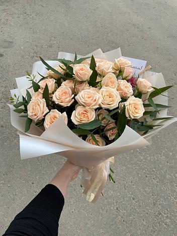 Букет Кремовые розы Латте в Уяре